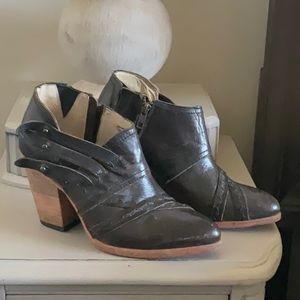 Freebird by Steven Booties -Dark Brown Sz 9